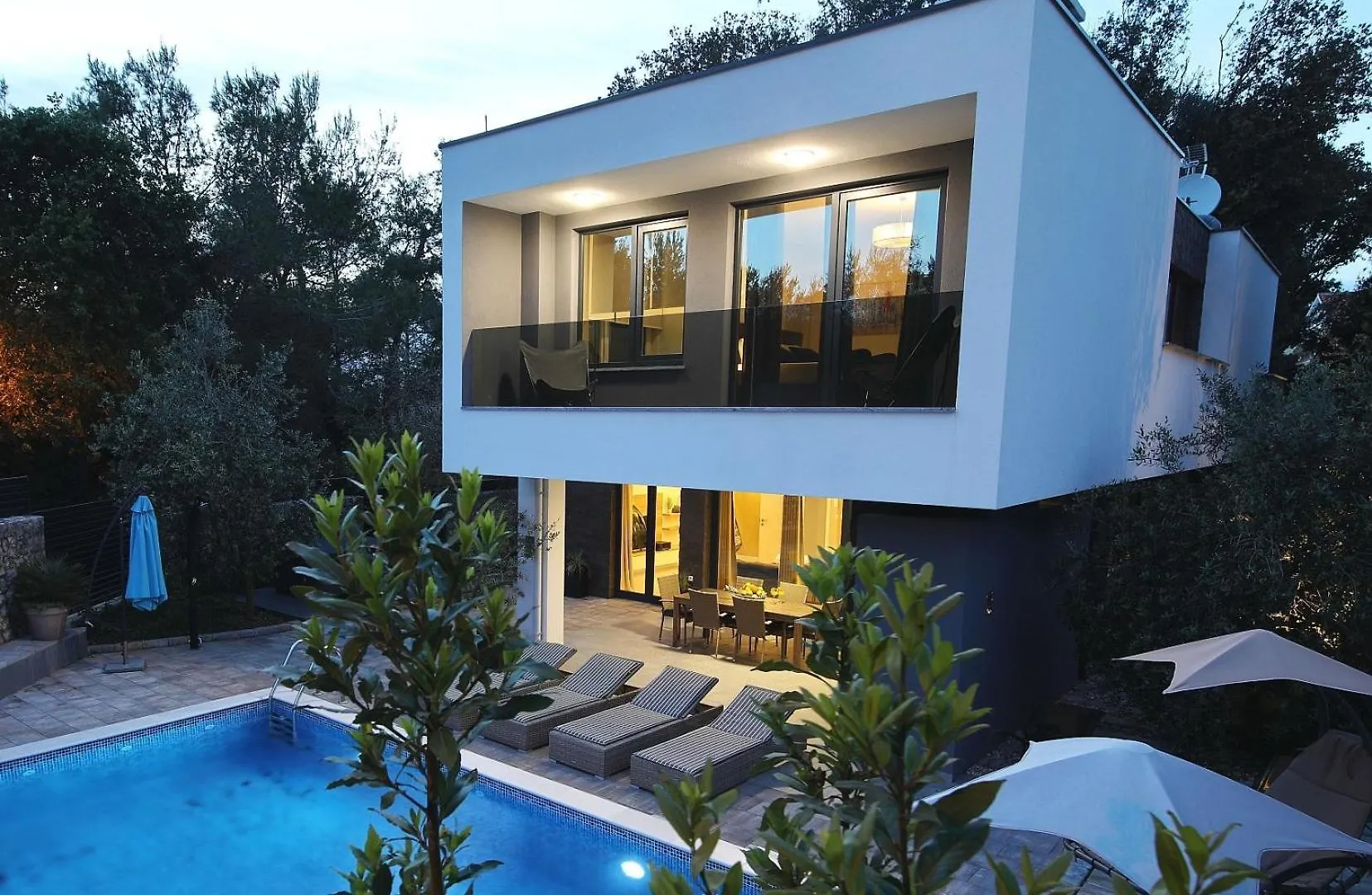 Beautiful Villa Amar Затон