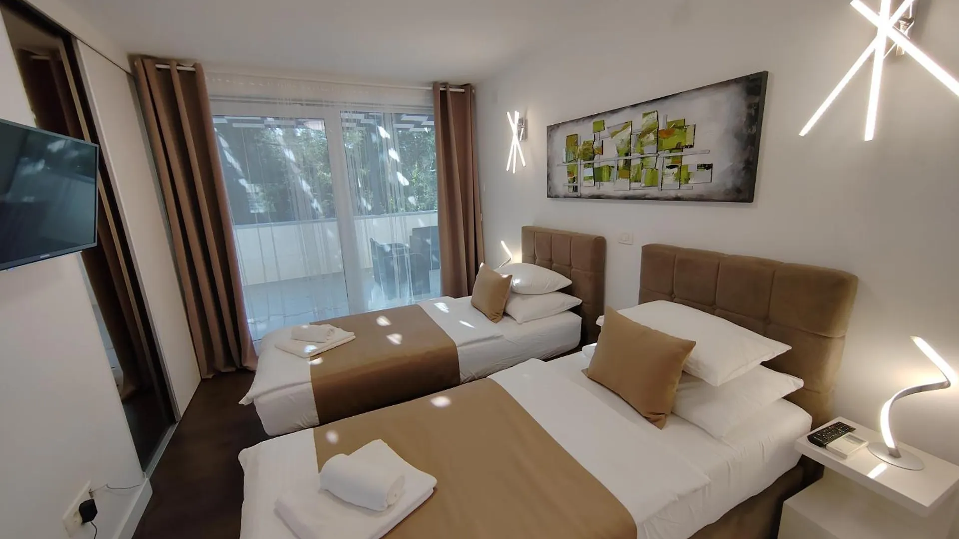 Beautiful Villa Amar Затон