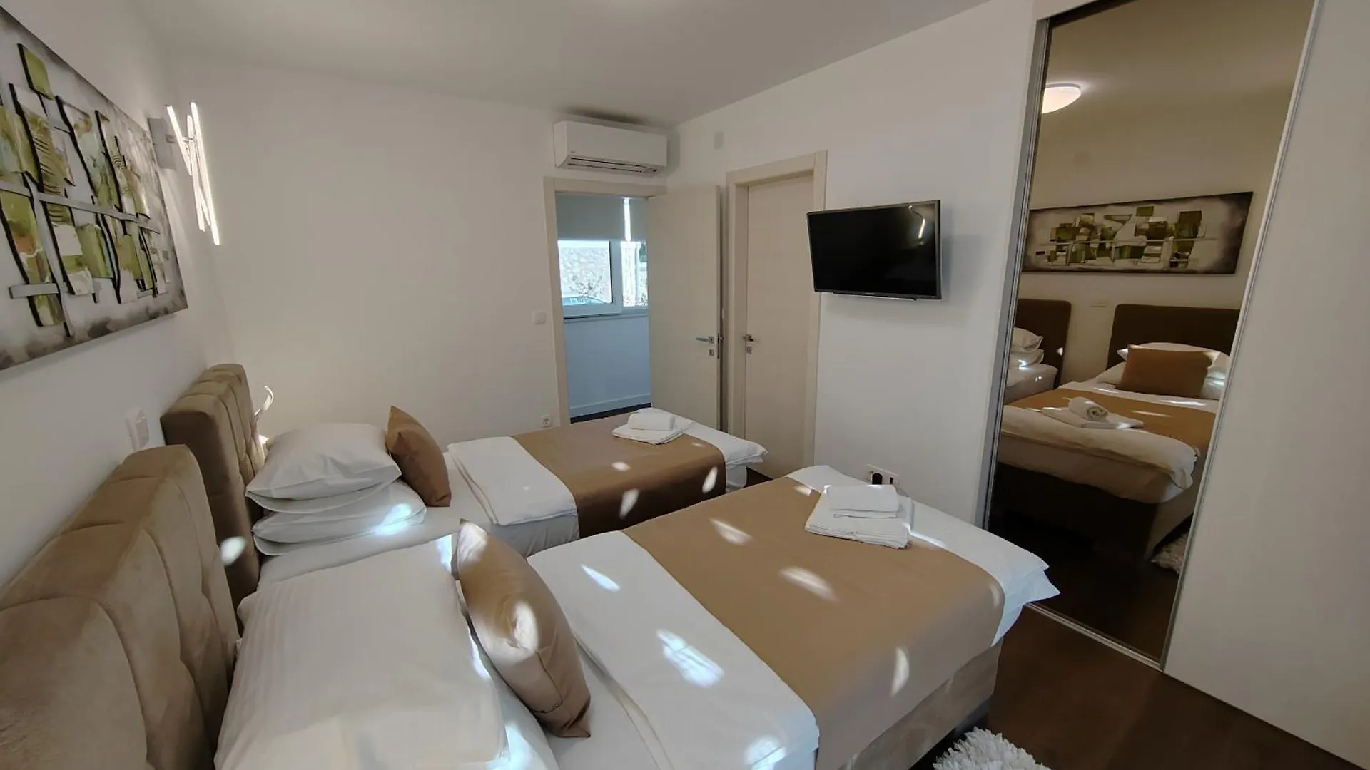 Beautiful Villa Amar Затон