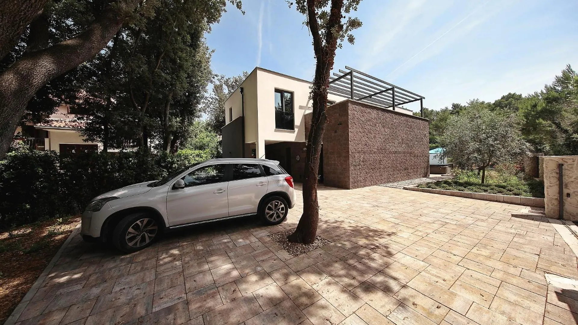 Beautiful Villa Amar Затон