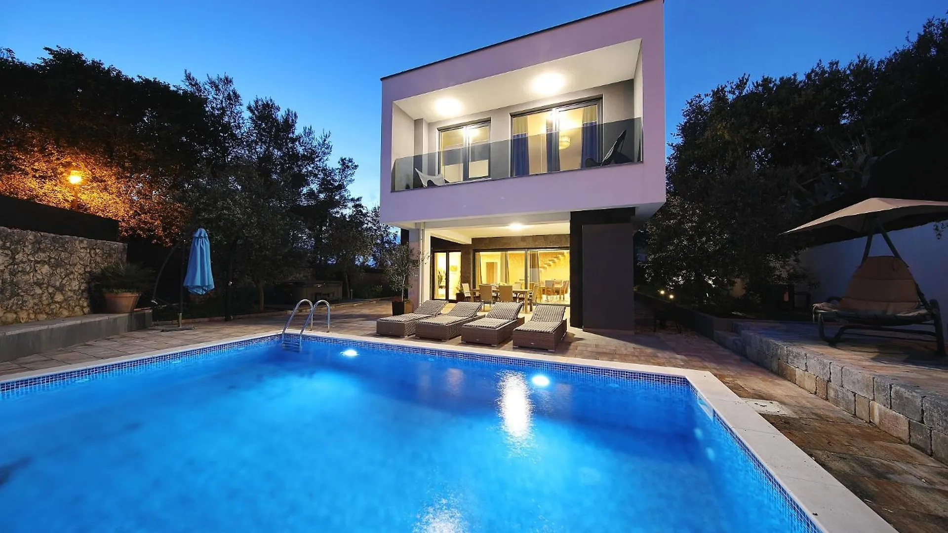 Beautiful Villa Amar Затон