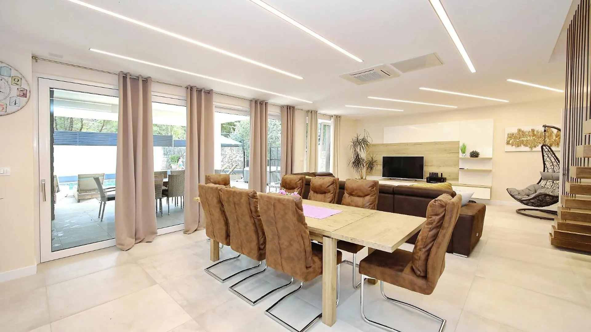 Beautiful Villa Amar Затон