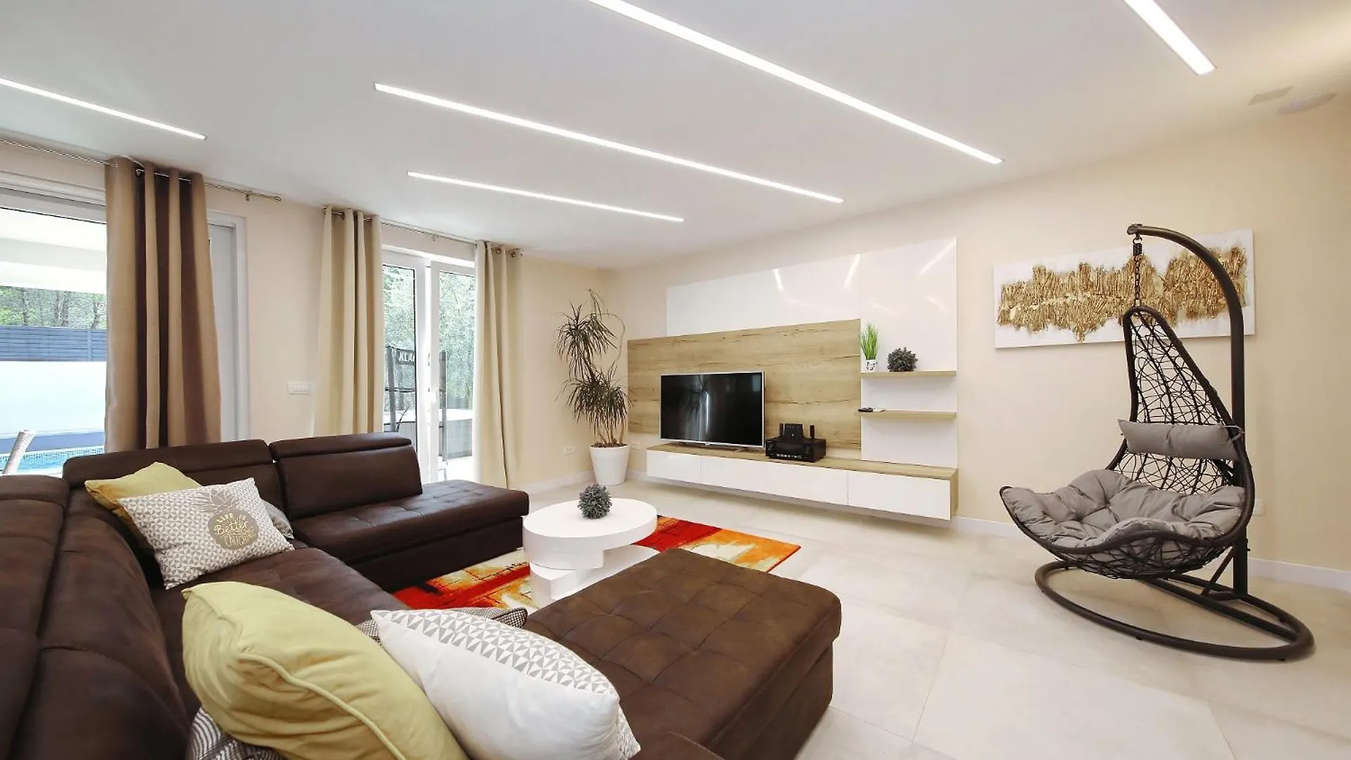 Beautiful Villa Amar Затон