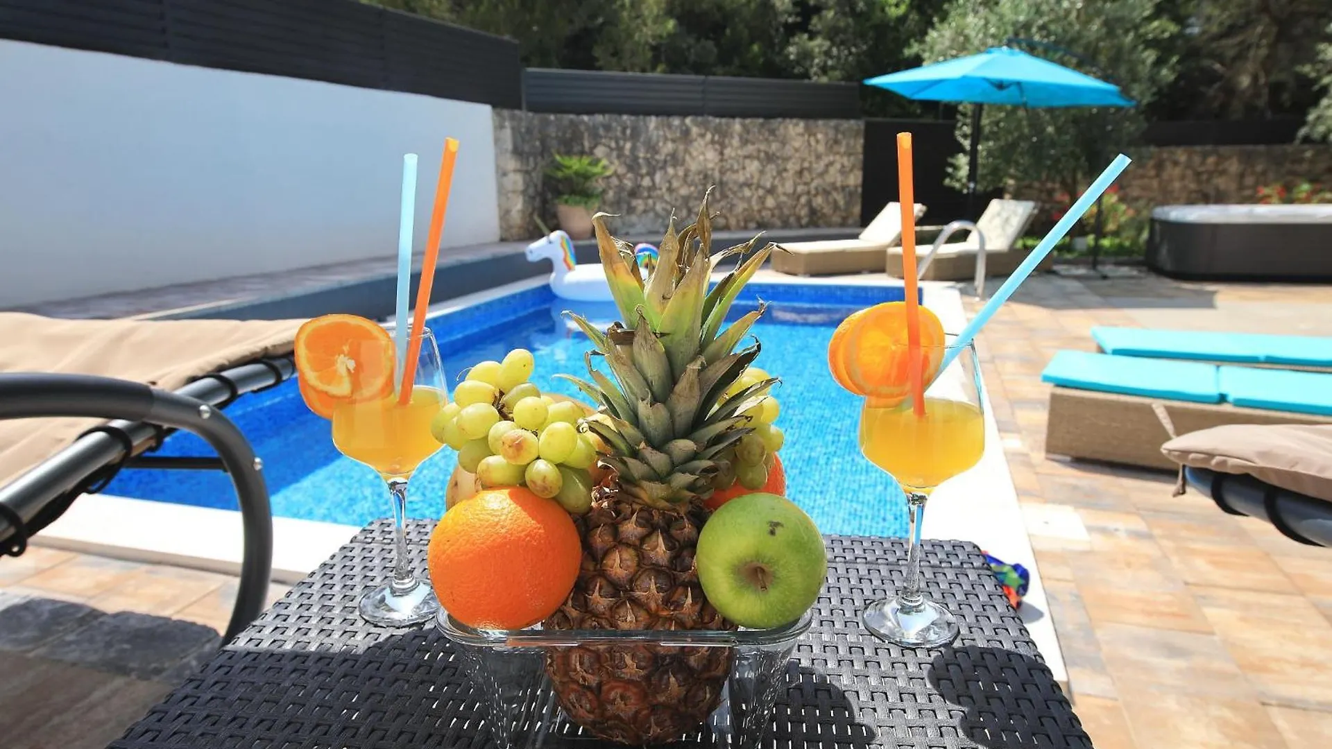 Beautiful Villa Amar Затон