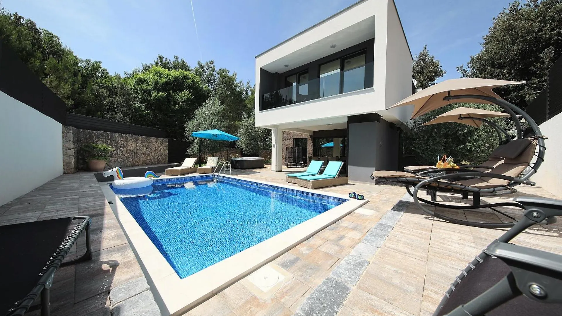 Beautiful Villa Amar Затон